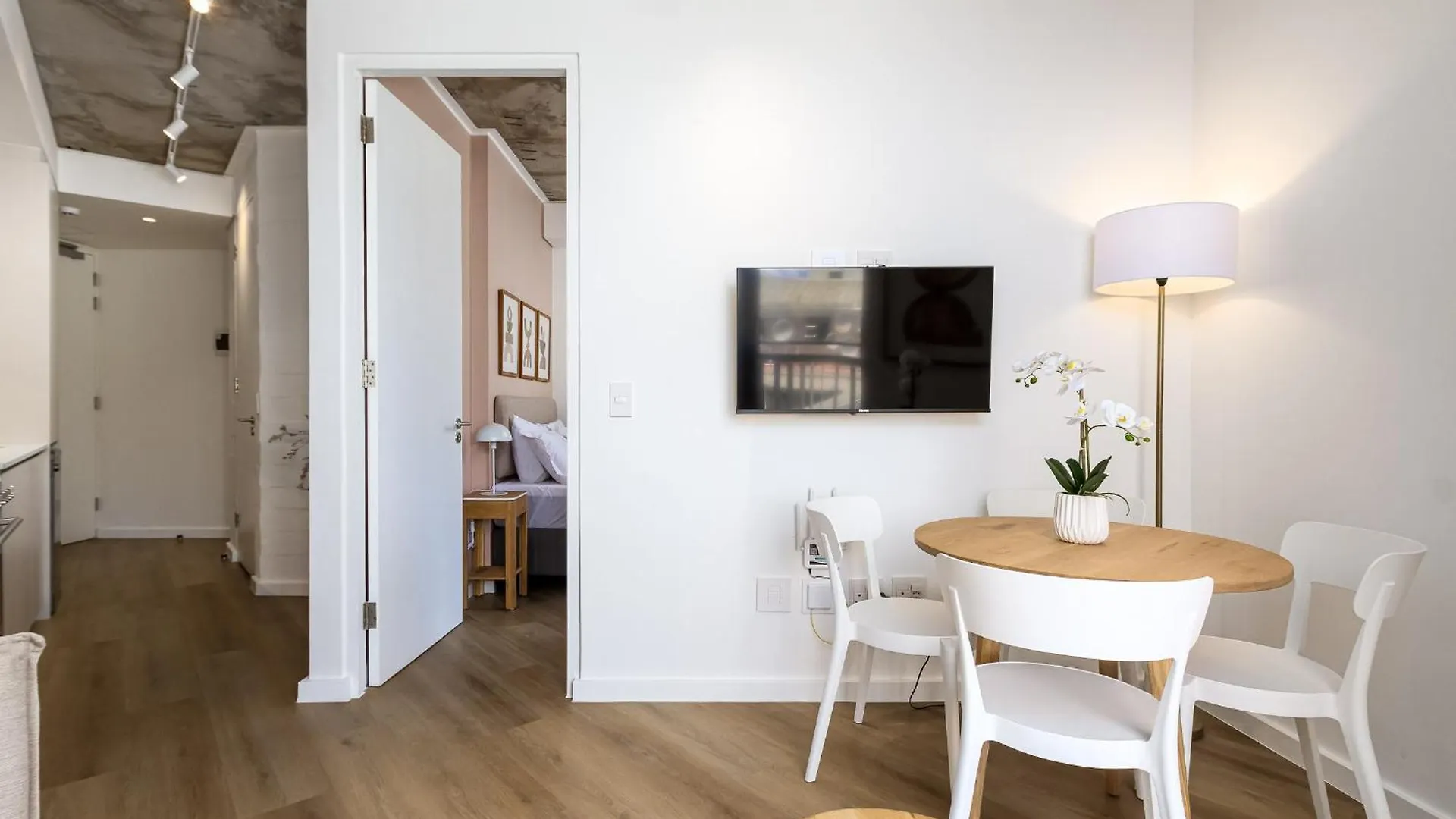 Live With Passion - 1 Bedroom With Stunning Views Cape Town