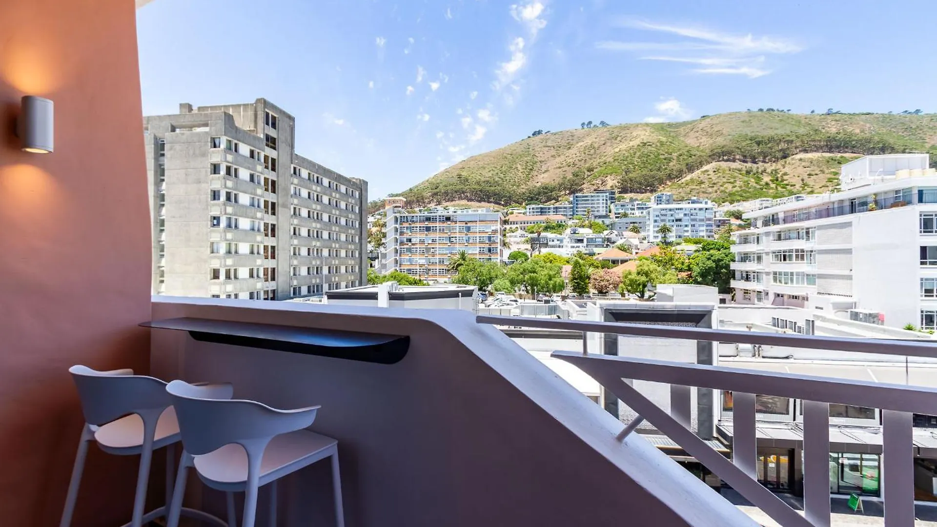 Live With Passion - 1 Bedroom With Stunning Views Cape Town 0*,  Güney Afrika